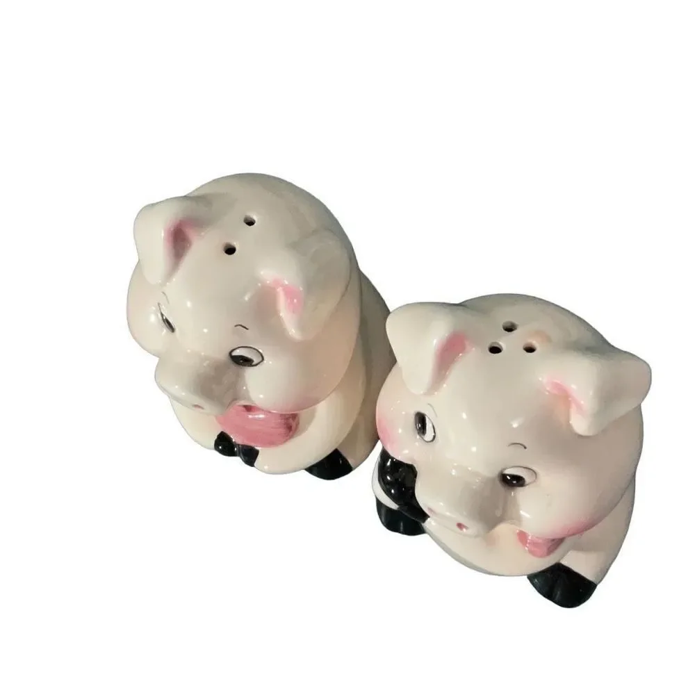 Pigs in Love Salt and Pepper Shaker Set Gloss Finish Farm Animal 3.5”